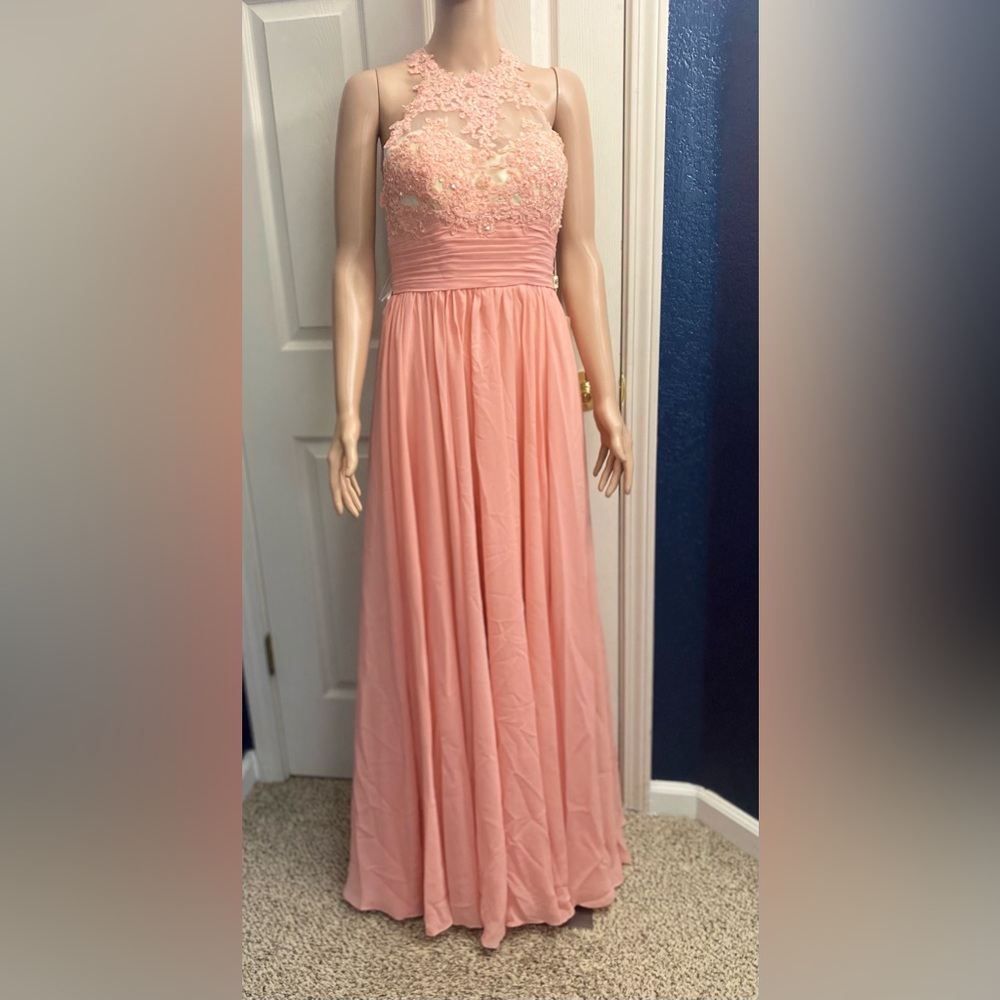 Elegant Lace Evening Gown